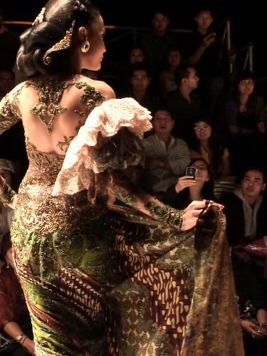 Kebaya Pakaian Tradisional Indonesia